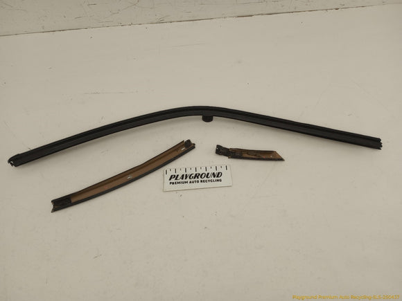 Pontiac Fiero Set Of Driver Left Exterior Strip Molding