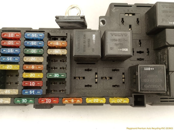 Volvo V70 Engine Fuse Box