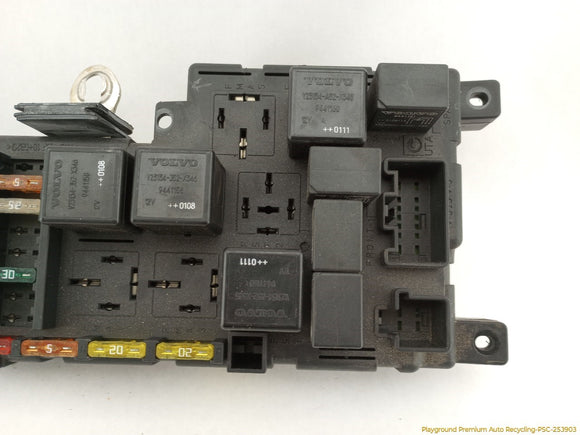 Volvo V70 Engine Fuse Box