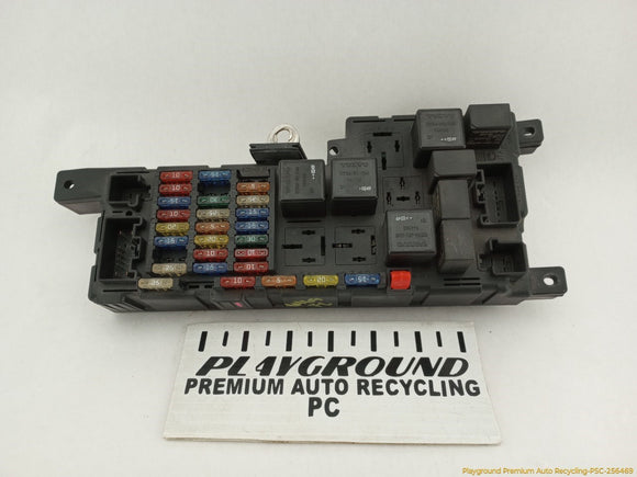 Volvo V70 Engine Fuse Box