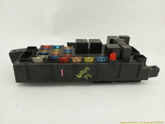 Volvo V70 Engine Fuse Box