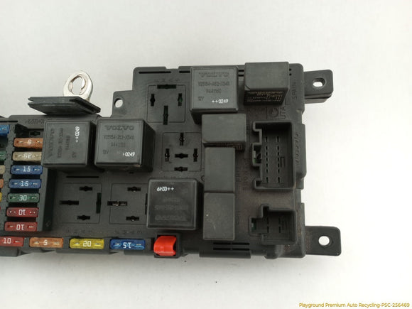 Volvo V70 Engine Fuse Box
