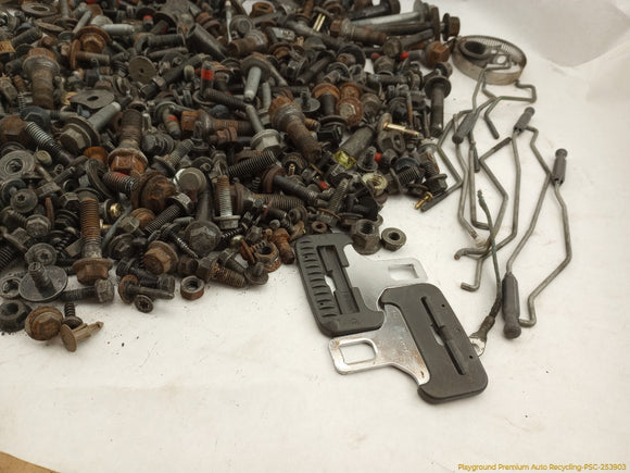 Volvo V70 Dismantling Hardware Fasteners Bolts & Nuts