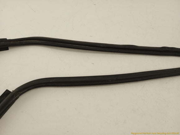Mitsubishi Delica Rear Left Sliding Door Seal Weatherstrip