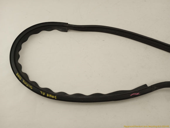 Mitsubishi Delica Rear Left Sliding Door Seal Weatherstrip