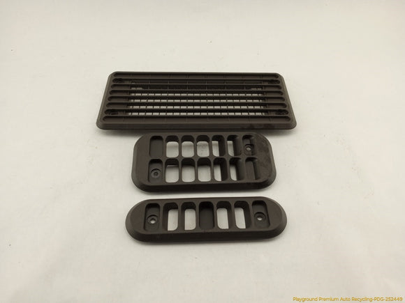 Mitsubishi Delica Set Of 3 Rear Vent Grilles