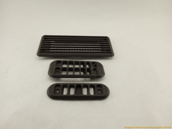 Mitsubishi Delica Set Of 3 Rear Vent Grilles