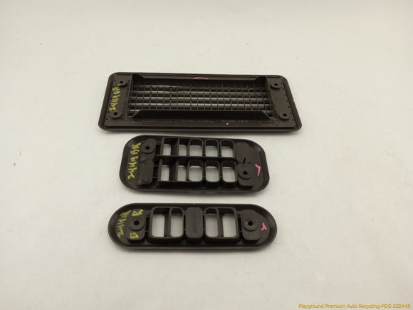 Mitsubishi Delica Set Of 3 Rear Vent Grilles