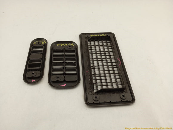 Mitsubishi Delica Set Of 3 Rear Vent Grilles