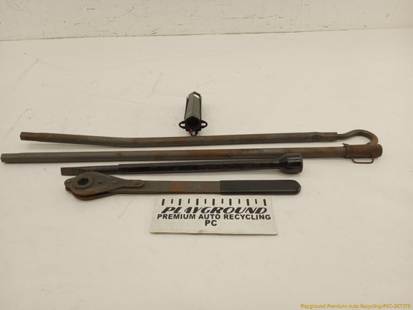 Hummer H2 Vehicle Tool Kit