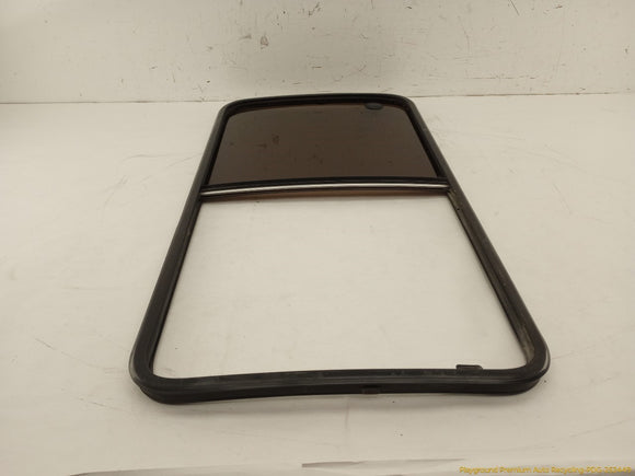 Mitsubishi Delica Rear Left Sliding Door Window Glass