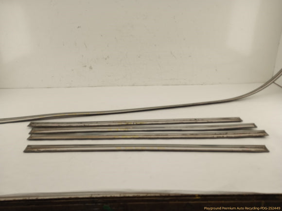 Mitsubishi Delica Set Of Exterior Window Sweep Trim