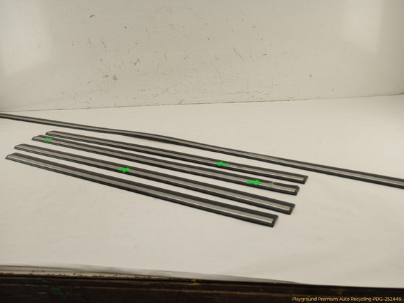 Mitsubishi Delica Set Of Exterior Window Sweep Trim