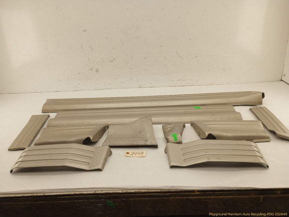 Mitsubishi Delica Complete Set Of Lower Body Side Molding Trim