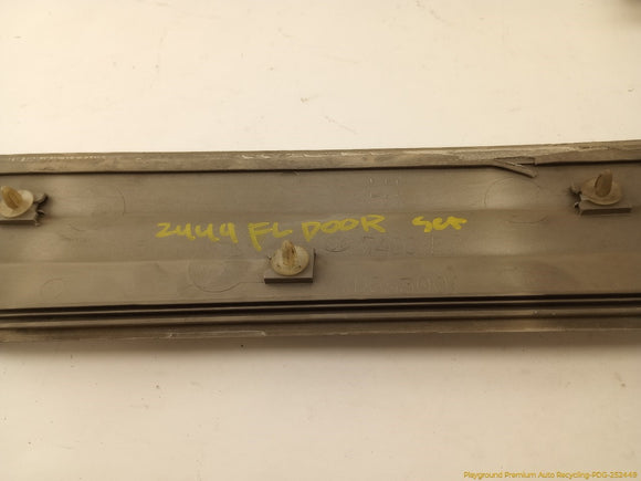 Mitsubishi Delica Complete Set Of Lower Body Side Molding Trim