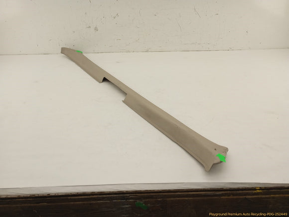 Mitsubishi Delica Rear Tailgate Strip Molding