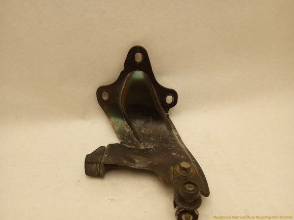Mitsubishi Delica Front Left Lower Roller Bracket Mount