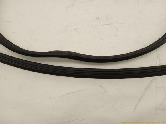 Mitsubishi Delica Tailgate Hatch Seal Weatherstrip