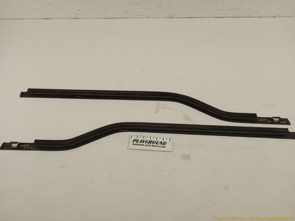 Mitsubishi Delica Pair Of Front Door Window Seal Weatherstrip