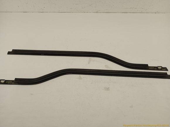 Mitsubishi Delica Pair Of Front Door Window Seal Weatherstrip