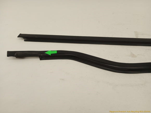 Mitsubishi Delica Pair Of Front Door Window Seal Weatherstrip