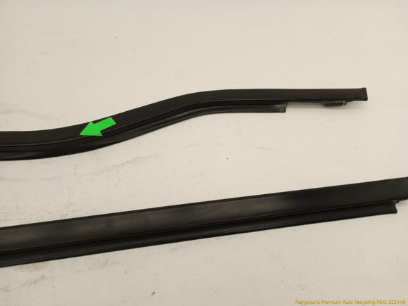 Mitsubishi Delica Pair Of Front Door Window Seal Weatherstrip