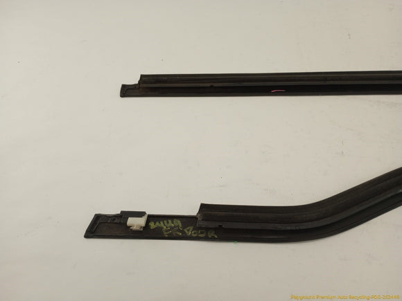 Mitsubishi Delica Pair Of Front Door Window Seal Weatherstrip
