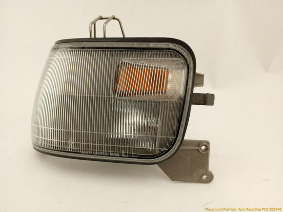 Mitsubishi Delica Pair Of Front Turn Signal Lamps