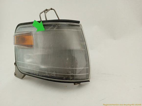Mitsubishi Delica Pair Of Front Turn Signal Lamps