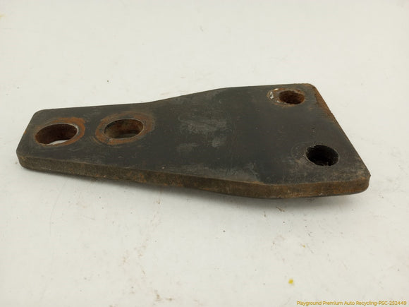 Mitsubishi Delica Pair Of Engine Mount Bracket Plates