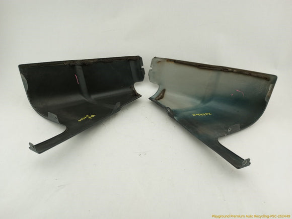 Mitsubishi Delica Pair Of Front Corner Panels