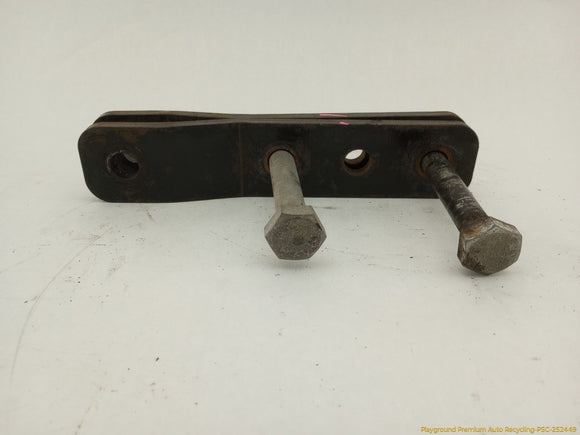 Mitsubishi Delica Pair Of Rear Leaf Spring Shackles