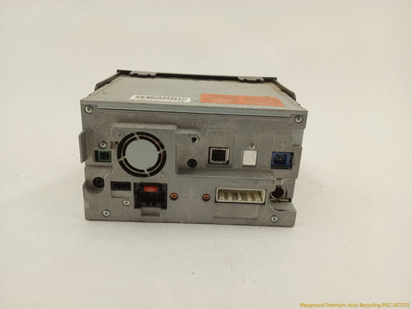 Hummer H2 Aftermarket Pioneer Stereo CD Player