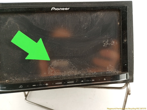Hummer H2 Aftermarket Pioneer Stereo CD Player