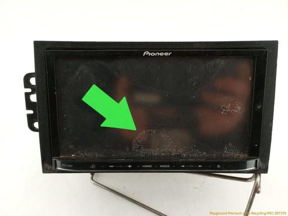 Hummer H2 Aftermarket Pioneer Stereo CD Player