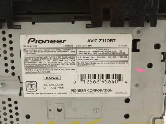 Hummer H2 Aftermarket Pioneer Stereo CD Player