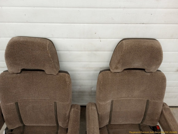 Mitsubishi Delica Pair Of Rear 2nd Row Seats