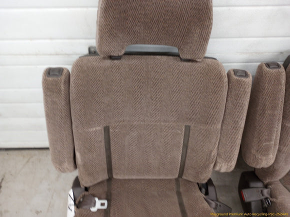 Mitsubishi Delica Pair Of Rear 2nd Row Seats