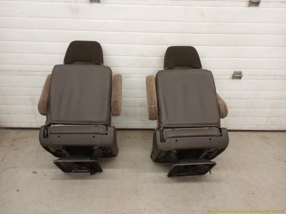 Mitsubishi Delica Pair Of Rear 2nd Row Seats
