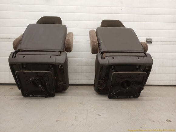 Mitsubishi Delica Pair Of Rear 2nd Row Seats
