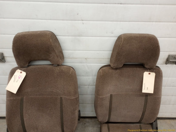Mitsubishi Delica Pair Of Front Seats