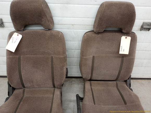 Mitsubishi Delica Pair Of Front Seats