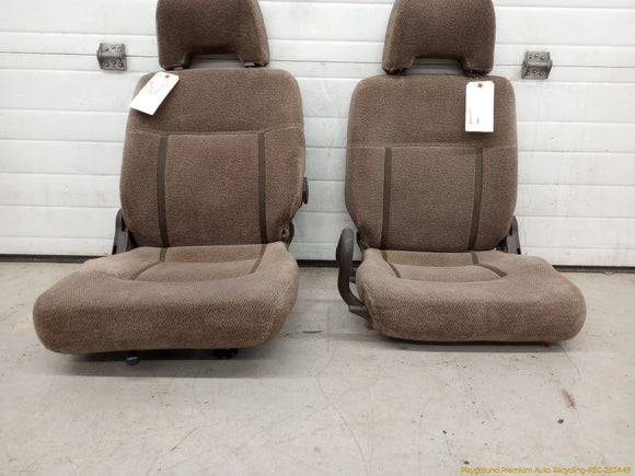 Mitsubishi Delica Pair Of Front Seats