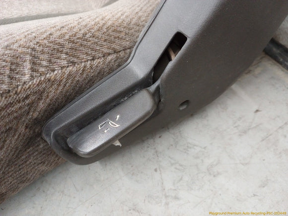 Mitsubishi Delica Pair Of Front Seats