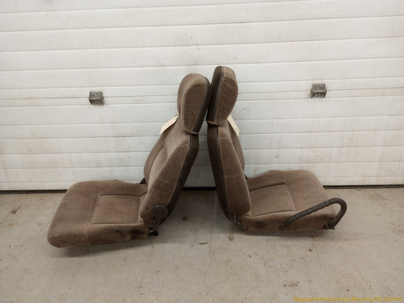 Mitsubishi Delica Pair Of Front Seats