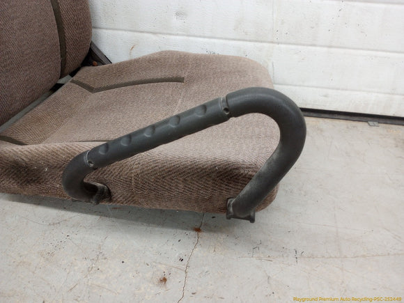 Mitsubishi Delica Pair Of Front Seats