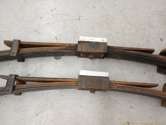 Mitsubishi Delica Pair Of Rear Leaf Springs
