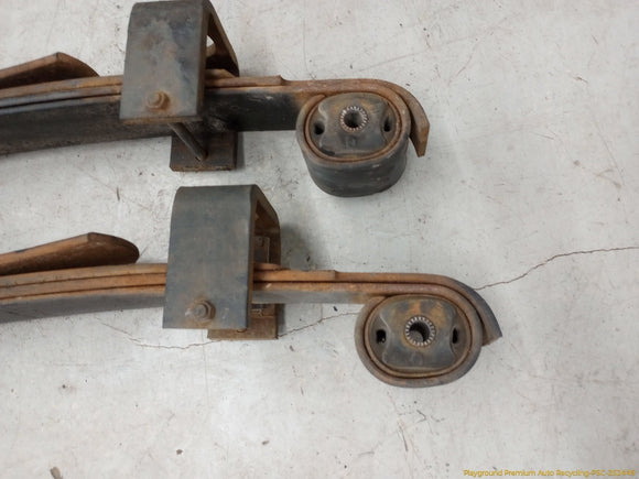 Mitsubishi Delica Pair Of Rear Leaf Springs