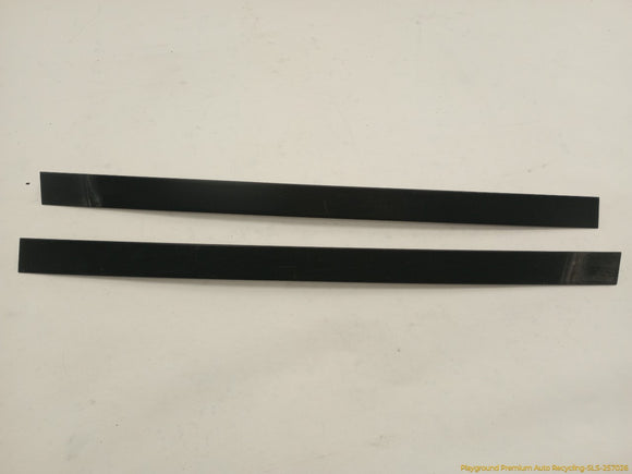 Land Rover Range Rover Set Of Rear Door & Quarter Window Sweep Trim
