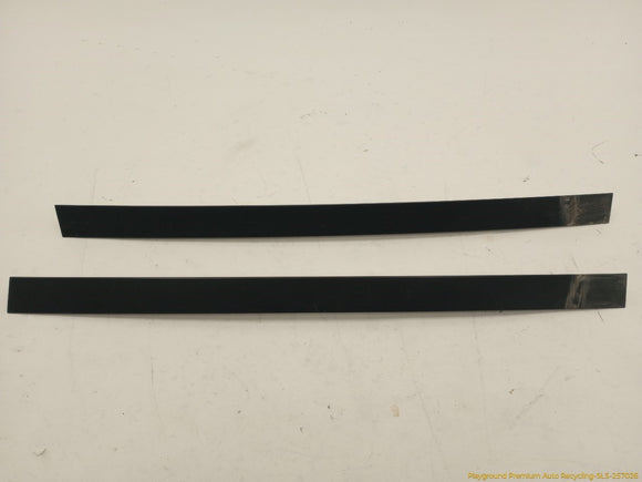 Land Rover Range Rover Set Of Rear Door & Quarter Window Sweep Trim